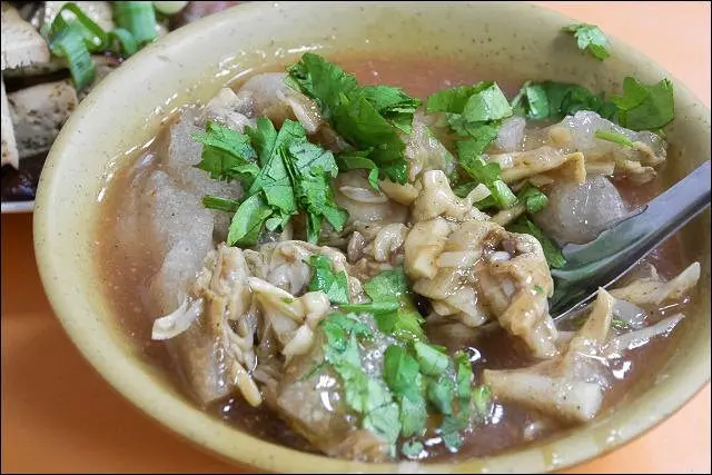 《小姑食記/捷運板南線/江子翠站美食》板橋石頭肉圓~巷仔內的平價小吃老店！