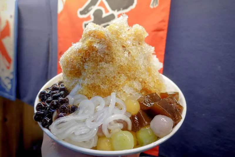 『魔王食記』新北板橋 一年四季都吃得到的 在地十年以上的黑糖元氣屋-古早味挫冰總店裡竟然有賣南部鍋燒意麵 『內文有店家資訊』