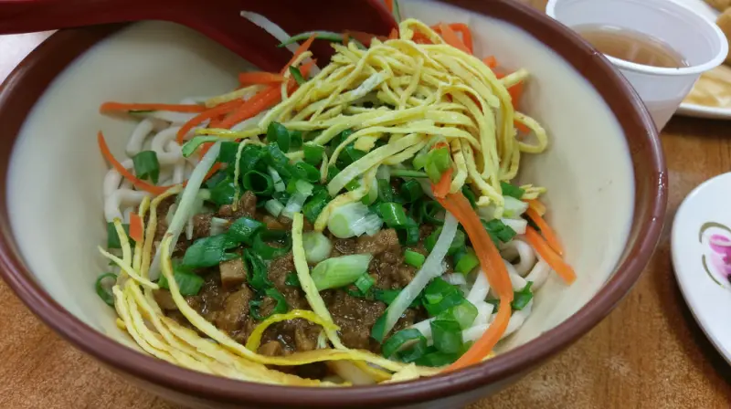 「新北板橋吃喝」不推不可!菜單每項都必點@老五鍋貼牛肉麵