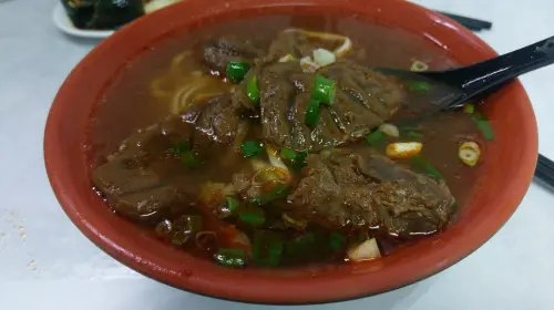 「新北板橋吃喝」肉質軟嫩湯頭好喝＠永昌牛肉麵