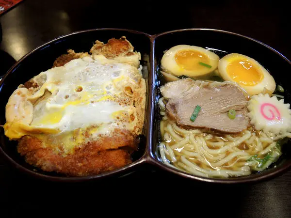 新店七張) 二子山食堂(三店) - 讓你三個願望一次滿足