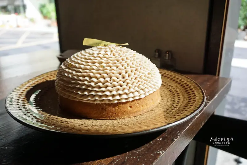 ♚食記♚台北大安【boîte de bijou 珠寶盒法式點心坊 安和店 】大牛角可頌 手工黑糖吐司 起司巧巴達 明太子法國 星野紅豆麵包 芋見 布朗峰 四葉雪山 無花果塔 芋泥 芋頭控 手工巧克力 