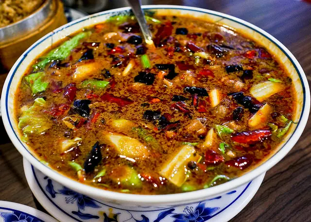 新北 永和 有著『千萬別點』的水煮牛肉的 天府家常菜