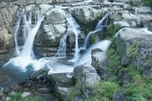 台灣好行南庄線 2日小旅行-隱藏版瀑布景點 七分醉瀑布x賽德克巴萊壯麗拍攝場景 神仙谷
