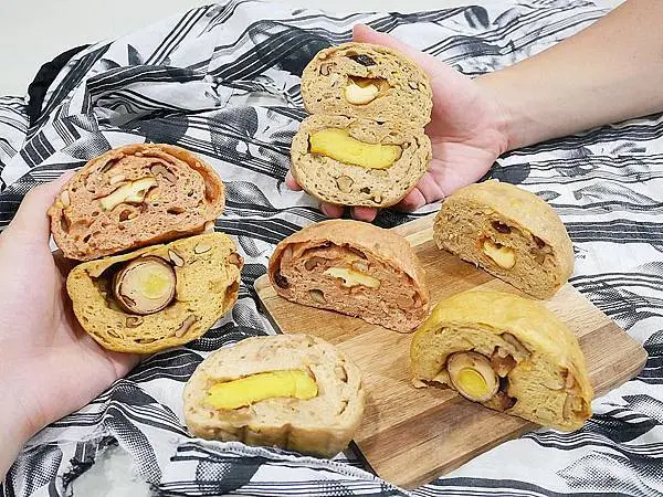 超夯團購美食! 超真材食料的堅果饅頭，裡面包入滷蛋、冰心地瓜、醃燻乳酪有夠狂，每一顆都超份量-方王媽媽堅果饅頭