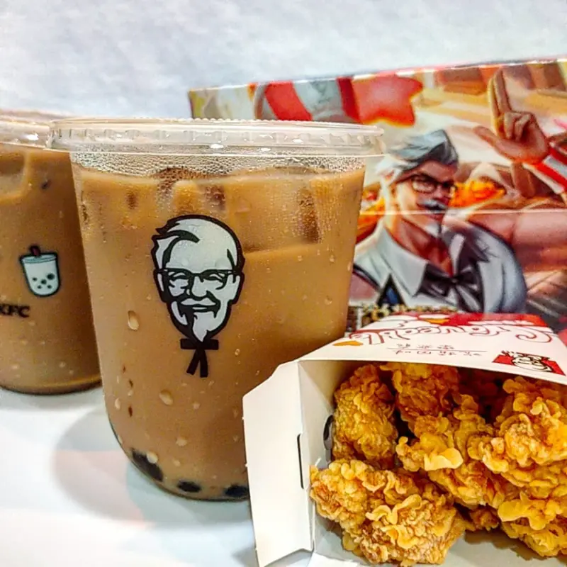 被炸雞耽誤的蛋撻專賣店😂這次居然推出了珍奶🤔基於很久沒有吃肯德基，所以就買來喝喝看。