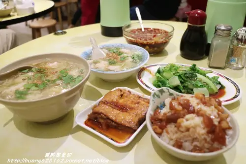 【新北三重區】三重銅板美食『店小二』三重大同北美食/魯肉飯/蝦仁羹麵/捷運菜寮站