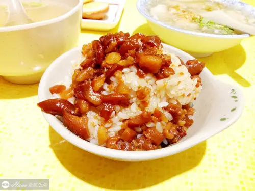 【新北三重】店小二魯肉飯 | 粒粒分明香氣十足 南部偏甜口味 推薦魯肉飯、蝦仁羹必吃
