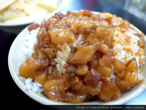 花花，甲飽沒【台北食記】今大魯肉飯 三重人氣必吃美食！很多人心中第一名的魯肉飯！
