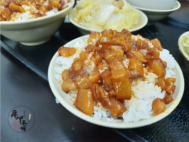 【厚呷米呀│新北三重】 今大魯肉飯 個人排行三重魯肉飯第一位當之無愧/單純樣式口味不簡單/想一吃再吃的排隊人氣名店/百元就能飽食/大滿足平價美食 近捷運橘線菜寮站3號出口