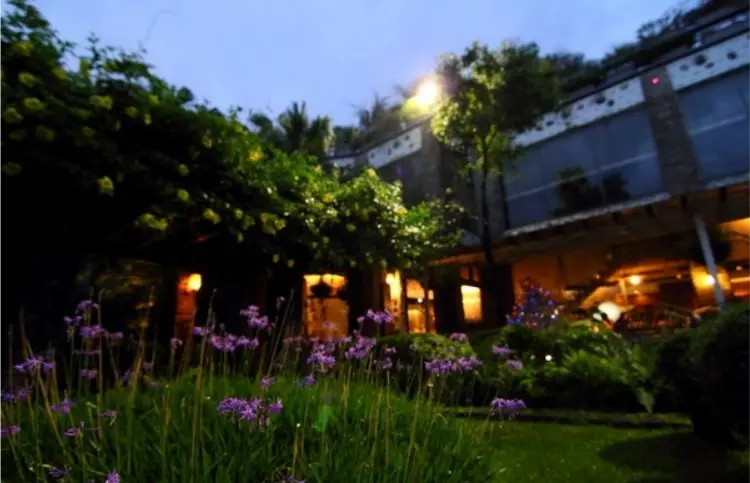 (吃)新莊-被壽星放鴿子的幸運草主題餐廳~