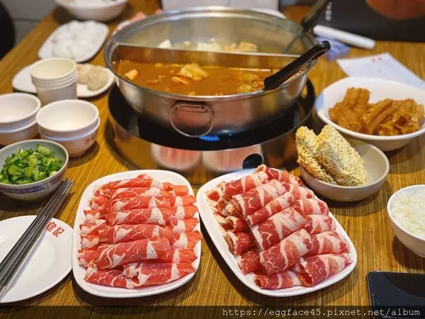 [新莊美食]《詹記麻辣火鍋-新莊總店》古早味台式鴛鴦鍋 鴨血豆腐傳奇 #新莊站 @蛋寶趴趴go