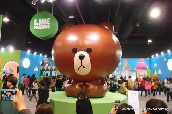 【台北市林】LINE FRIENDS互動樂園－LINE主題人物跟你相見歡！可愛的饅頭人、兔兔等，還有四公尺高的熊大！（科學教育館七樓）