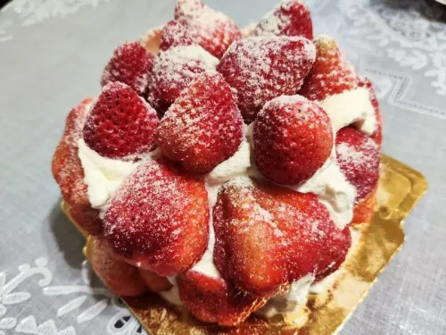 日月香蛋糕店-桃園閃團/草莓控必吃！塞滿眼球草莓蛋糕 - 潔絲蜜愛生活