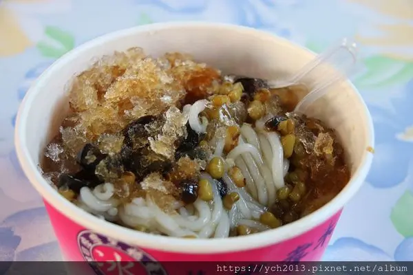 林口忠孝米苔目／季節限定／店家自製超Q彈米苔目，夏天才吃得到的冰品