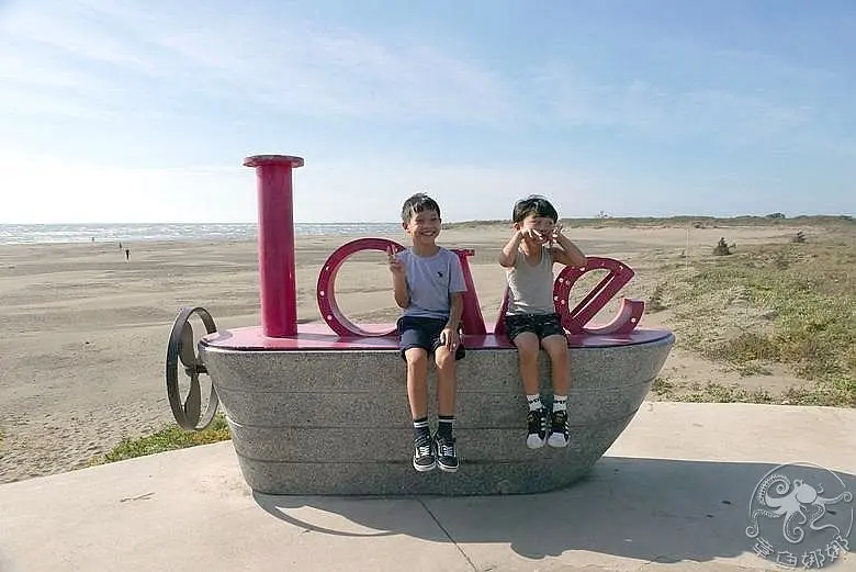 新竹戶外景點【17公里海岸線自行車道】五座特色橋梁，將所有景點串聯起來！幸福沙灘、海天一線、香山濕地、南港賞鳥區。