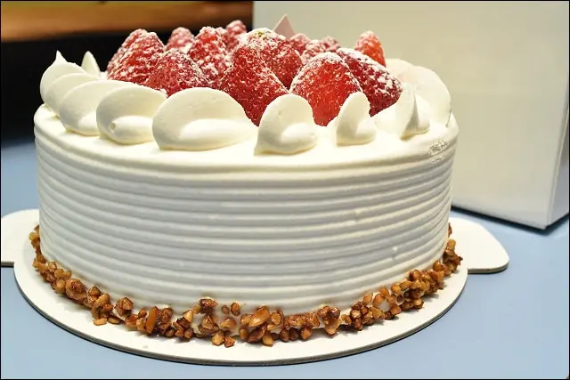 《台中美食》台中La masion 梅笙蛋糕工作室~冬季限定草莓鮮奶蛋糕！