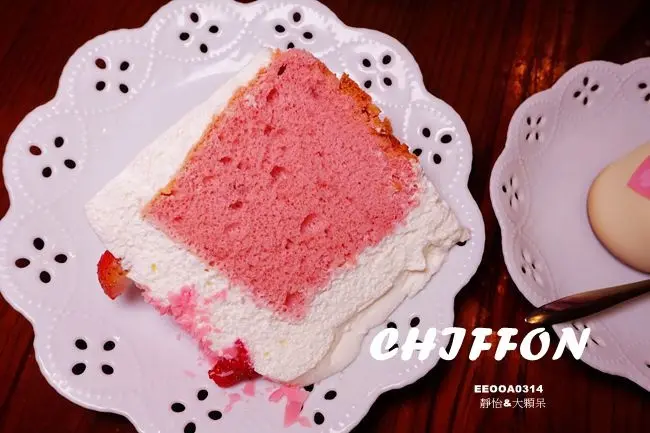 中山國中站美食 ▶ Chiffon日式手工蛋糕店 ▶ 充滿著幸福滋味的戚風蛋糕 日式炸雞飯及湯烏龍麵也好好吃 內有菜單