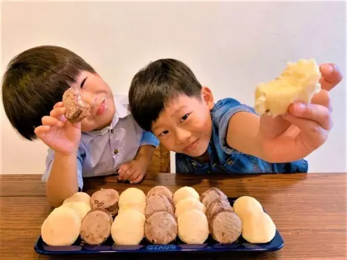 台中排隊美食●榮記餅店【 超人氣!台式馬卡龍 】免排隊!粉紅草莓馬卡龍 輕鬆宅配送到家