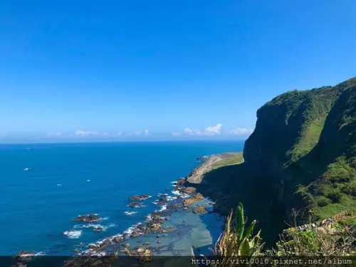 圓圓家出去玩-<基隆景點>望幽谷濱海步道，看著這片海，當然忘憂，輕鬆好走的步道，離海就是這麼近~