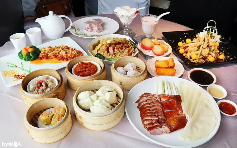 台中京悅港式飲茶，有傳統港點推車服務！中友百貨老字號港式茶餐廳，蒸籠燒賣、燒臘、合菜都推薦，一中商圈美食