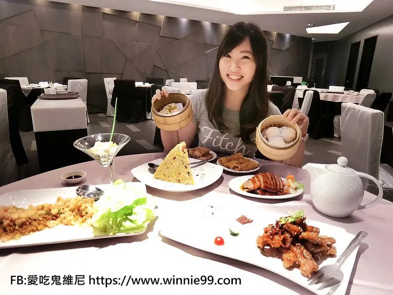 【台中港式飲茶】在中友百貨裡的京悅港式飲茶除了可以享用美食還可以俯瞰夜景