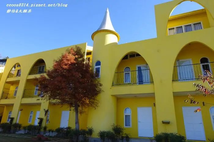 【清境民宿】西雅圖璀璨雙城♥西班牙城堡風格建築 亮眼的鵝黃色城堡