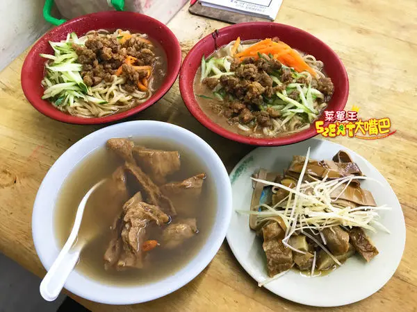 台中一中街素食美食》東海素食菜單價位大公開！在地人極推獨門醬汁絕頂美味～台中北區太平路美食必吃小吃餐廳推薦。(20190517更新)