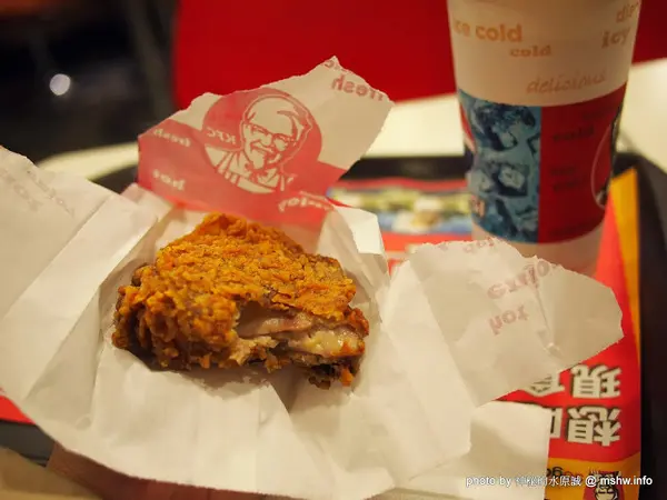 【食記】KFC肯德基金黃薄脆雞參上 : 炸雞新口味,擄獲妳的胃        
      