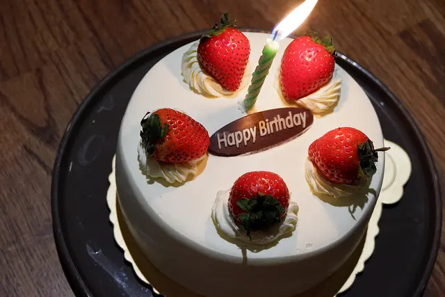 台中美食~橫濱洋菓子本舖YOKOHAMA CAKE 心目中第一名的草莓奶油蛋糕 Q彈富空氣感的戚風蛋糕體和如沐春風般清爽的奶油實在太厲害了 無人能敵