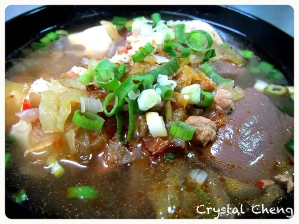 【台中好食推薦】洪麻辣臭豆腐 湯頭好 豆腐鴨血軟嫩好味道 一中街小吃推薦!!