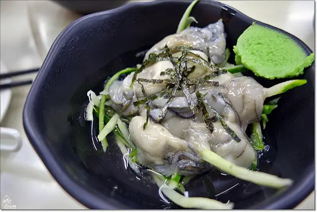 『台中。西區』 布袋鮮之蚵 -康熙來了從從極力推薦的宵夜名店，產地直送鮮蚵濕軟滑嫩又鮮甜美味，藝人最愛名氣生鮮蚵。