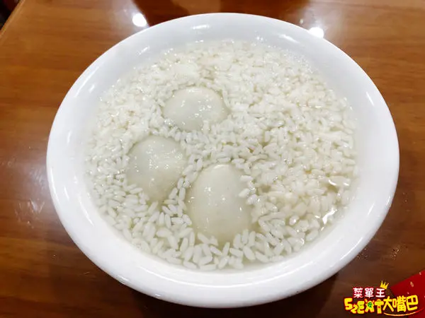 台中美食湯圓推薦！翔記湯圓【附菜單】~渾圓鹹香的飽滿黏Q鮮肉湯圓~推薦鹹肉湯圓、餛飩湯、芝麻湯圓。