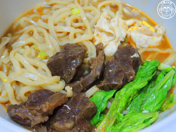 哩哩摳摳【創造宅經濟･台中小林牛肉麵】牛肉麵和獅子頭絕配        
      
