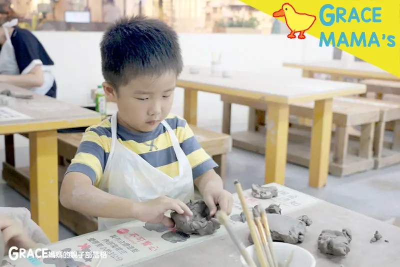 小小陶藝家手拉坏DIY~!鶯歌陶瓷老街必去親子活動景點，傳承四代的技藝【許新旺陶瓷紀念博物館】