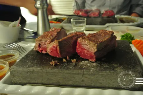 台中 北屯區。凱恩斯岩燒餐廳(崇德店) -牛肉愛好者天堂