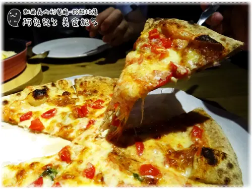 ∥台中北屯∥默爾MORE義大利餐廳．隱藏巷弄中的浪漫氛圍，軟彈披薩餐點多種選擇