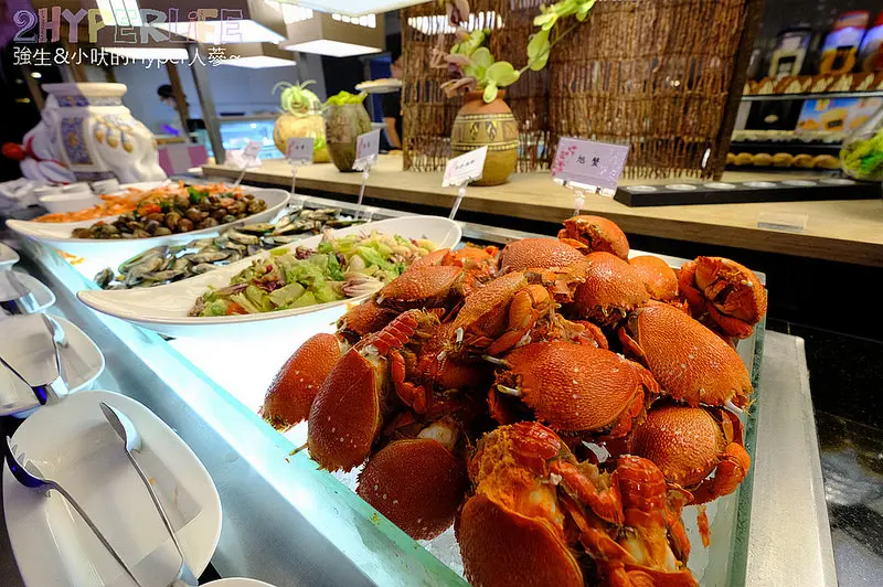 新天地自助百匯|生蠔和各式海鮮吃到飽，清烤蒜焗龍蝦新鮮好味道；四種不同生啤喝到飽，全天候用餐無時間限制太棒啦！ @強生與小吠的Hyper人蔘~