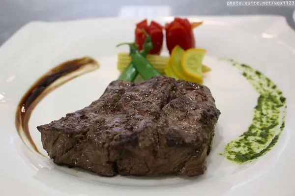 台中【雅風筑雲】藝園餐廳❤美食與藝術的結合，彷彿罝身於博物館用餐~103.04.20        
      