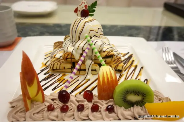 【台中北屯】雅風築雲 藝園餐廳－有如置身博物館一般，充滿驚奇的下午茶之旅！（菜單、蜜糖吐司）