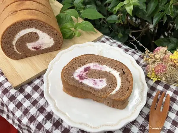 宅配美食│糖村蛋糕〃哈尼捲-搖滾草莓，蘋果日報評比冠亞軍，宅配團購、彌月蛋糕推薦        
      