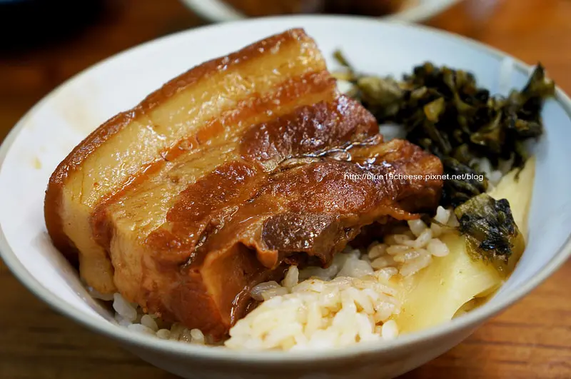 【台中小吃美食】 大豐爌肉飯 - 有得獎過的捏