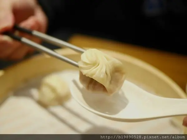 【美食】台中西屯區。鼎泰豐.米其林一星級黃金18摺小籠包 @台中大遠百B2