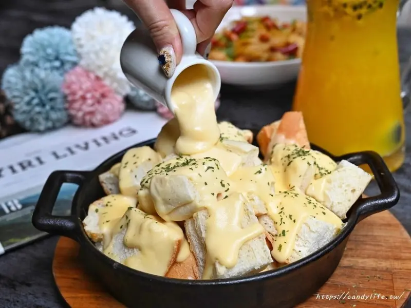 台中約會餐廳推薦！AquaTea水相餐廳，絕美景觀，創意法義料理，情侶約會、多人聚餐首選～