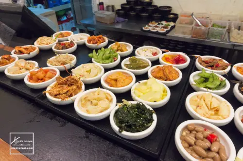 台中│【韓鄉韓國料理】眾多小菜吃到飽，餐點份量多好滿足阿！！