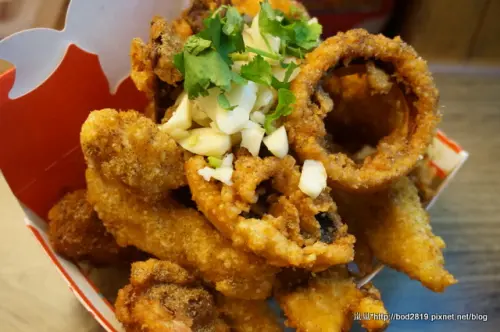 【台中西屯】魚要醬吃－多種海鮮匯集而成的炸物小吃，推薦炸魚！（逢甲夜市）