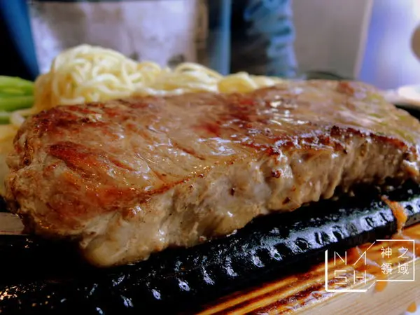 [台中食記] Nash 吃 逢甲商圈好吃的平價牛排館 牛排大叔