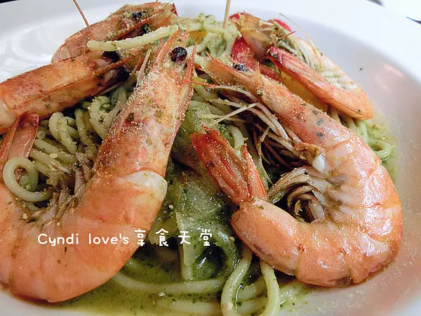 美食▶台中西屯區│波納義廚。逢甲商圈平價義大利麵、燉飯，還附麵包濃湯飲料，加飯加麵不用錢啦!!!﹝逢甲巷弄平價義式餐廳﹞