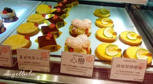 Patisserie Colette格蕾朵甜點，挑高的氛圍真是舒適~