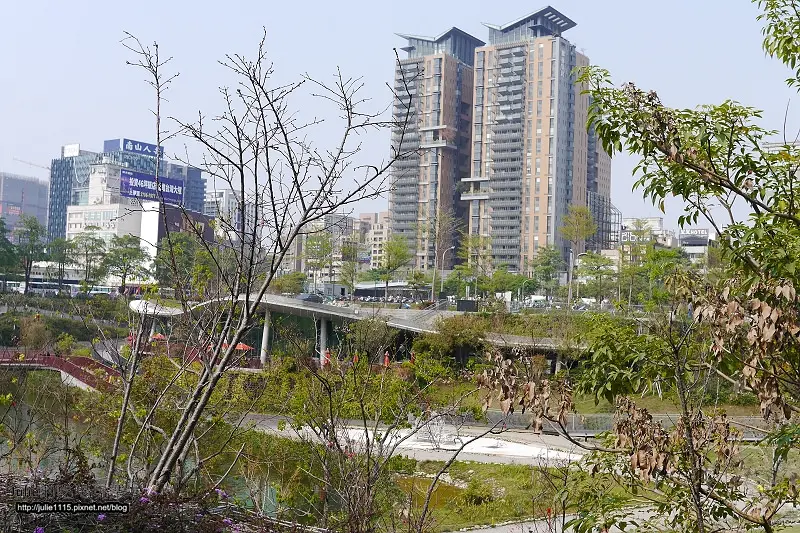 台中●秋紅谷散步+格蕾朵甜點莊園喝下午茶